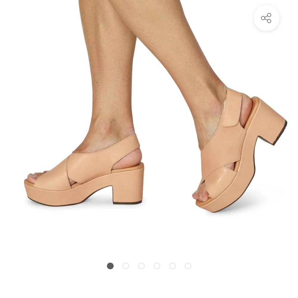 Chocolat Blu Glam Peachy Tan Platform Sandals with Crisscross Straps